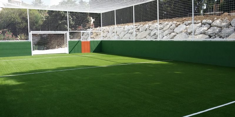 Instalación de césped artificial campo de fútbol