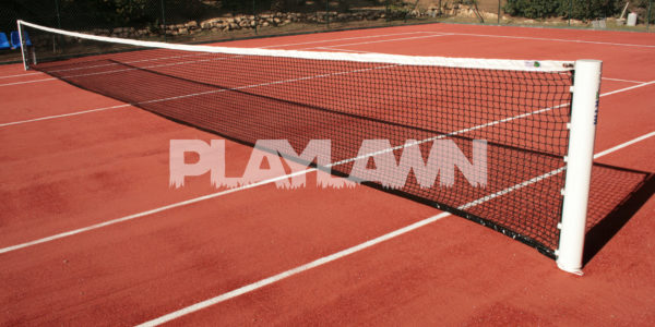 pista de tenis con cesped artificial